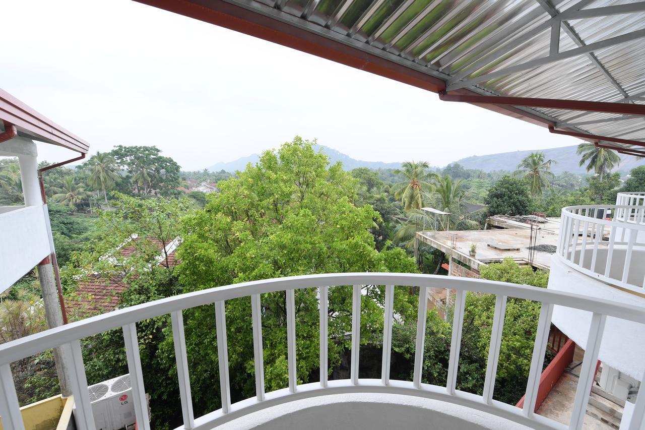 Seasons Hotel Kurunegala Exterior foto